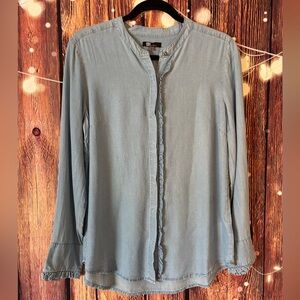 Kut from the Kloth Light Blue Button-Down Shirt